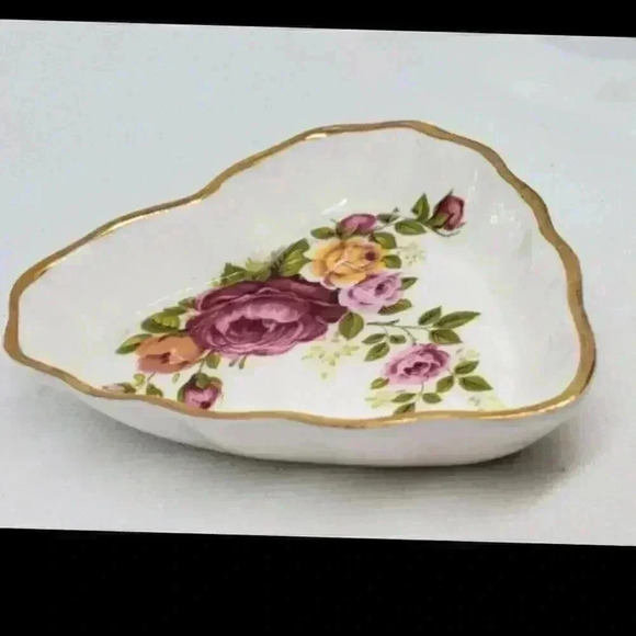 Vintage Heart Trinket Jewelry Dish Roses Fine Bone China Rare Canadian Classics - Picture 3 of 10